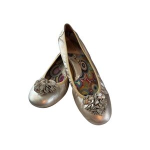 Born Women’s Khari Silver Panna Cotta Metallic Leather Ballet Flat Size 9